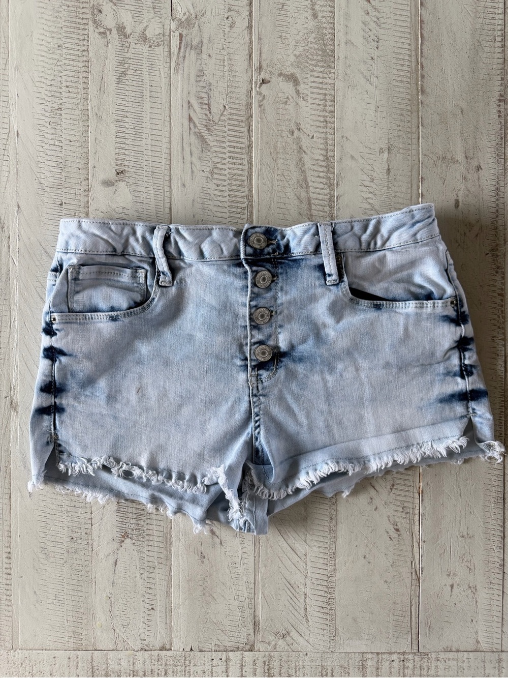 Mudd Light Wash Button-Front Denim Shorts with Frayed Hem